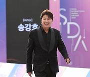 [포토S] 송강호, 위풍당당 발걸음