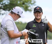 [STN포토] 김민규, 시작부터 자신감 넘친다!