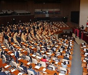 윤 거부권 행사한 ‘노란봉투법’, ‘방송 4법’ 등 폐기…재표결 부결