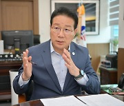 '정치자금법 위반' 김진홍 부산 동구청장 1심서 당선무효형