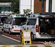 '비상진료' 2085억 지원 한달 더 연장…코로나 치료제 건보 적용