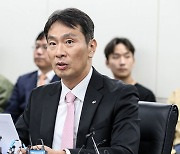 이복현 "신규상장 코인 급등락 모니터링…혐의 발견 시 무관용"