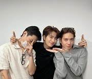 제이비, 유겸과 나란히 영재 솔로 콘서트 관람 '갓세븐 의리' 훈훈