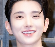 [T포토] 세븐틴 조슈아 '사르르 눈웃음'