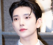 [T포토] 세븐틴 조슈아 '이 느낌, 저장각'