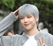 강다니엘, 멍뭉미 넘치는 아침 인사