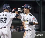 레전드 박정태 넘었다! 고승민, 롯데 2루수 최다 타점 신기록 '입맞춤'→사령탑도 '축하' [부산승장]