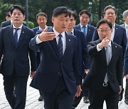 민주당, 대검찰청 항의 방문 “文 향한 마구잡이 수사 즉각 중단”