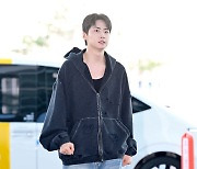 이진혁, '주먹 꽉 쥐고 레고걸음' [사진]