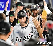 장성우,'스리런포로 먼저 앞서간다' [사진]