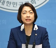 민주, 명품백·관저공사·주가조작 ‘줄줄이 의혹’에 김건희 맹폭