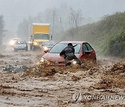 10여명 사망·400만 가구 정전…초강력 허리케인에 '비상'