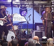 Chris Stapleton Performs on NBC's Today Show