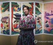 조선 선비옷 입고 궁에서 '찰칵'…한복 입은 미키 마우스