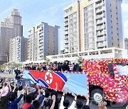 '승리자의 긍지'…월드컵 우승한 북한 여자 축구팀  귀국