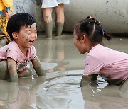 여름의 끝을 낭만으로 물들인 ‘제24회 소래포구축제’