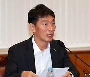 이복현 금감원장 "고려아연·영풍, 경쟁과열…예의주시할 것"