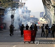 PAKISTAN PROTESTS KHAN