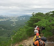 '완연한 가을'…설악산도 '북적'