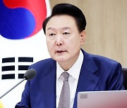 尹 "축구 국가대표 감독 선발 의혹…진상 명백히 밝혀야"