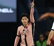 '이제부터 전성기' 맹활약 펼친 PSG 이강인, '이 주의 팀' 선정 영예