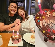 심진화, ♥김원효 팔짱 끼고 헤벌쭉…"우리 13년이야" 축하 파티