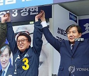 [속보] 조국, "목에 칼 들어와도 윤석열과 손잡거나 무릎꿇지 않을것"