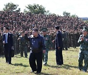 김정은, 서부지구 특수작전부대 격려…"최강의 전투 집단"