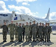 해군 항공사령부 방문한 한미 해군 지휘관