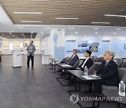 김윤상 차관, 부산항 신항 현장방문