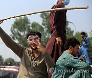 PAKISTAN PROTESTS KHAN