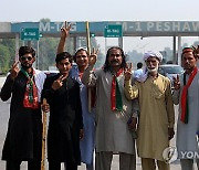 PAKISTAN PROTESTS KHAN