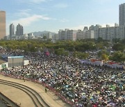 "돗자리 접고 길 터주세요"…여의도 불꽃 축제 '초긴장'