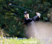 [STN포토]티샷 날리고 있는 김지현