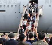 Military aircraft evacuating S. Koreans in Lebanon returns home