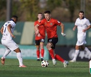 김포, 아산 3-0 완파하며 6위 점프...부산-이랜드는 무승부