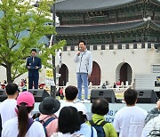 오세훈 '정조대왕 능행차 공동재현' 참석…효행길 걷기 행렬도