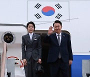 [속보]윤 대통령, 동남아 3국 순방 출국…한동훈은 선거 지원하느라 환송장 못 나와