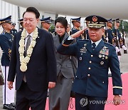 윤석열 대통령 부부, 필리핀 국빈 방문 공식 일정 시작