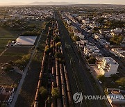 GREECE  PHOTO SET TRAINS