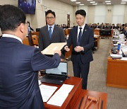 행안위 행안부 국감서 증인 불출석 놓고 파행[2024국감]