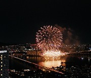 [부동산 라운지] "안방서 불꽃축제를" 한강뷰 프리미엄 최대 7억