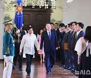 한-필리핀 '전략적 동반자' 관계 수립…원전 협력 등 본격화[뉴시스Pic]