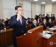 선서하는 연원정 인사혁신처장