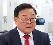 발언하는 조전혁 후보