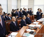 선서하는 연원정 인사혁신처장