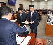 국회 행안위, 김태영·이승만 21그램 대표에게 동행명령장 발부