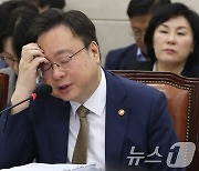 복지장관 "의료 민영화는 오해…추진할 생각도 없다"