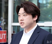 전공의 대표 "환자 사망했는데 잠만 잔 의사 누구"…선배 의사들 비판