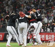 준플레이오프 3차전, KT 상대로 6-5 승리 거둔 LG